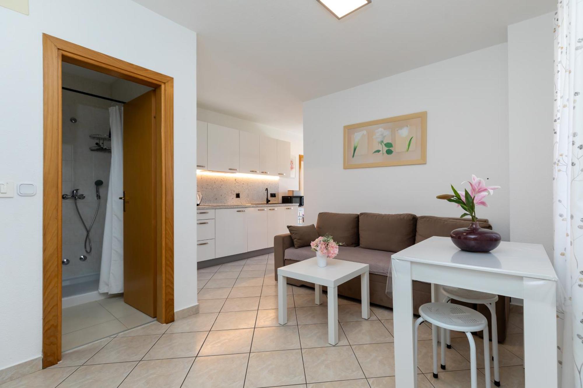 Apartments Lidija Matosevic Porec Exterior photo